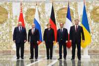 Lederne fra Hviterussland, Russland, Tyskland, Frankrike og Ukraina i Minsk 11.-12. februar 2015.