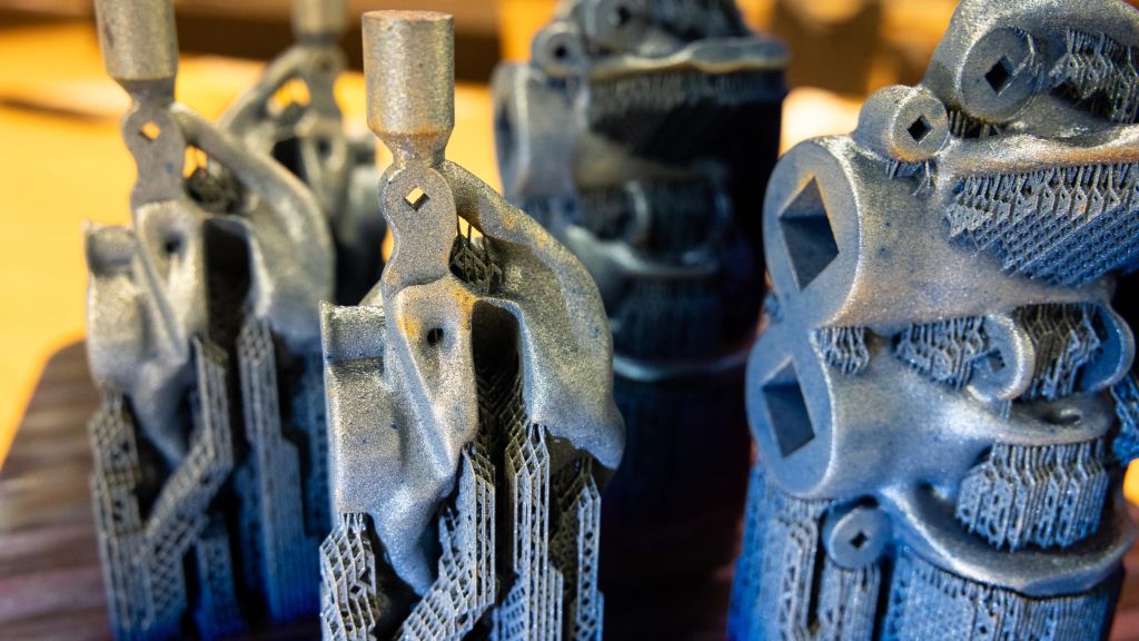 Nærbilde av 3D-printed bremsekaliper i titan.