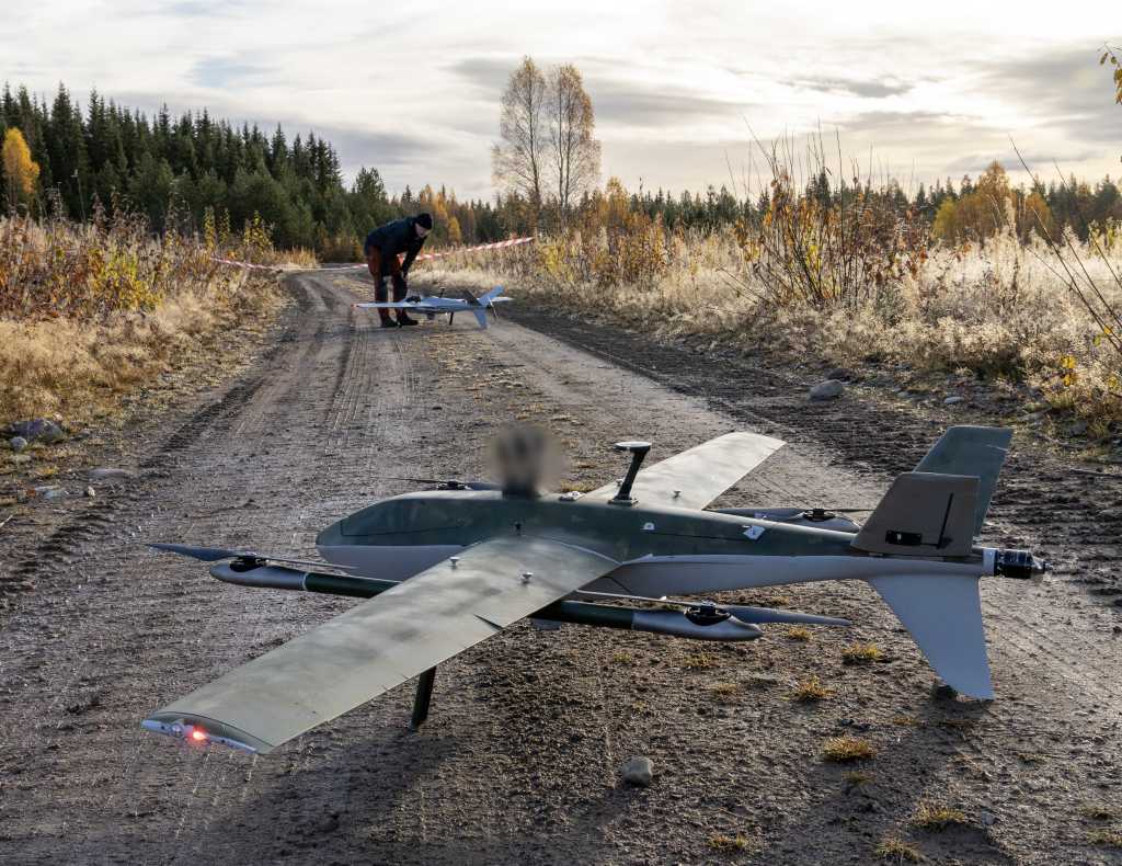 To droner på en krysvei. Høst.