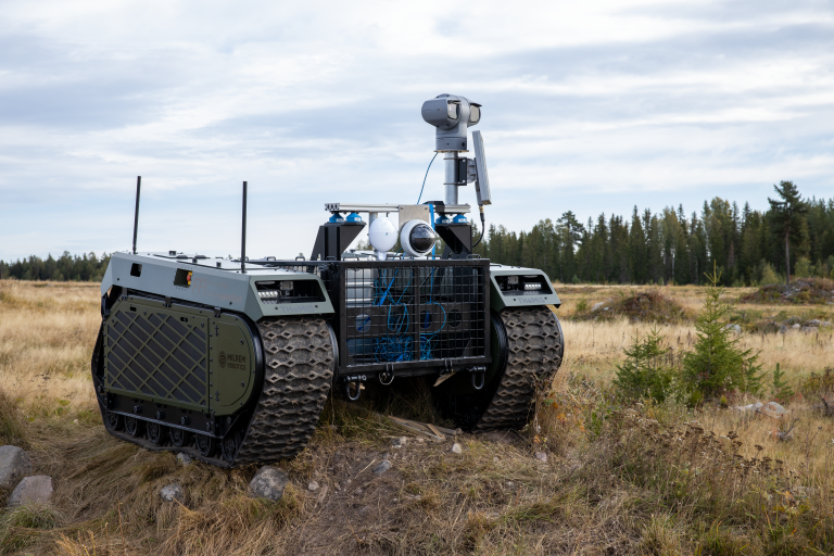 Ubemannet kjøretøy med radar og kamera. Milrem.