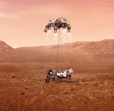 Illustrasjon av Mars-kjøretøyet Perseverance som lander på Mars.