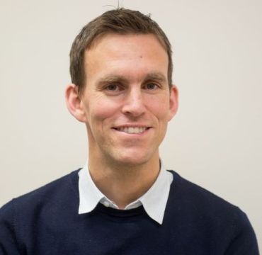 Portrett av Helge Weydahl.