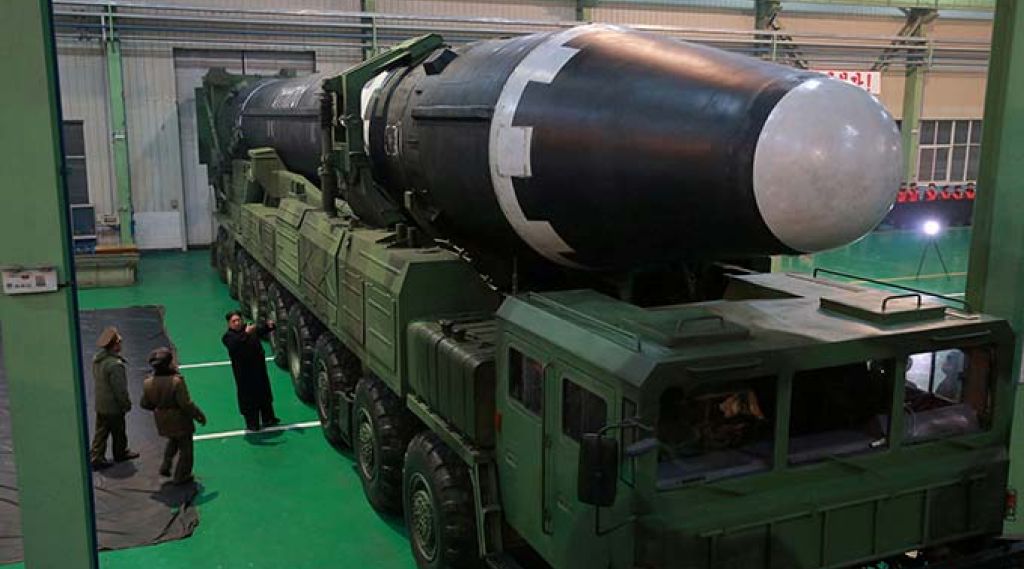 Nordkoreansk Hwasong-15-missil.