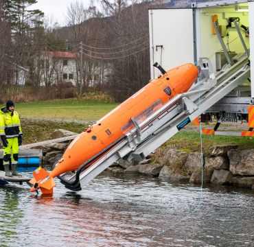 Hugin sjøsettes i Mjøsa