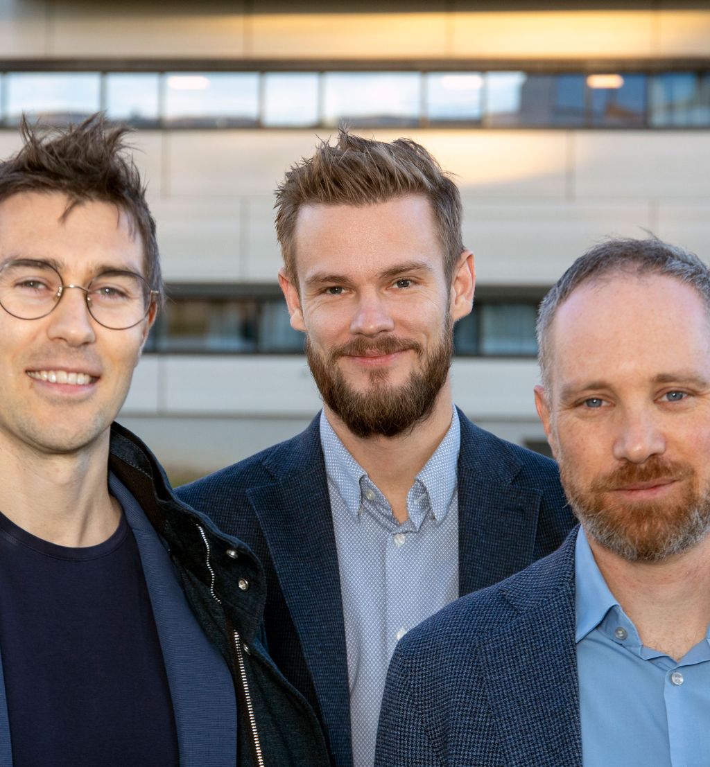 Portrett av forskarane. Frå venstre: seniorforskar Petter Y. Lindgren, forskar Erlend U. Nordvang og sjefsforskar Torbjørn Hanson.