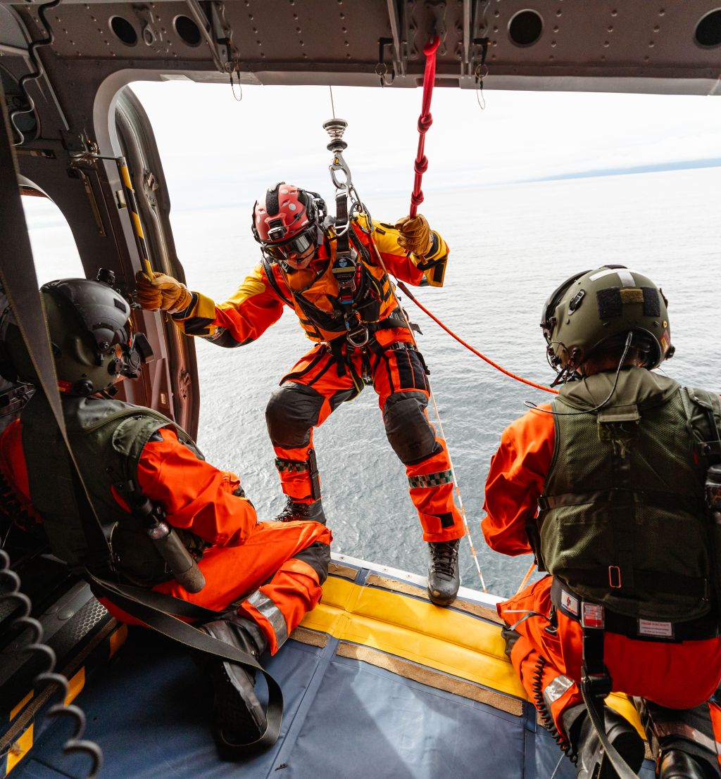 SAR Queen på treningstur med redningsskøyten RS 168 Hans Herman Horn.