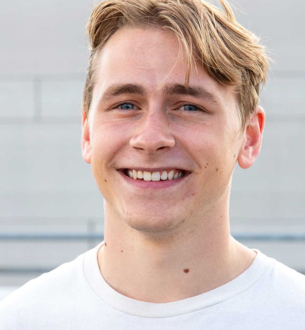 Portrett av Filip - ein somarstudent ved FFI.