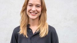 Portrett av Gina, sommerstudent ved FFI sommeren 2025.